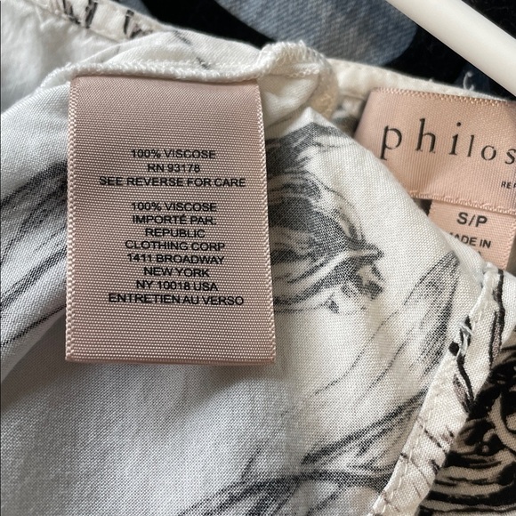 Philosophy Like New Black and White Floral 3/4 Sleeve Blouse Size Small - Picture 7 of 7